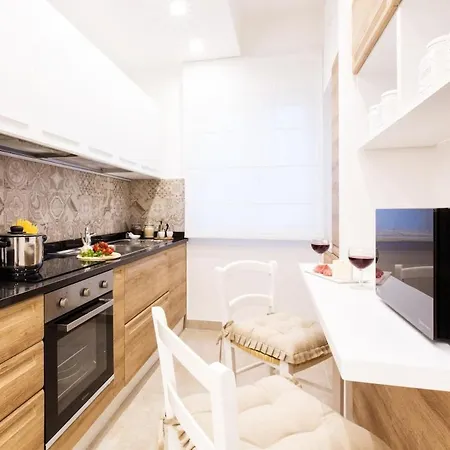 Apartment Style House A Few Step From Main Square *